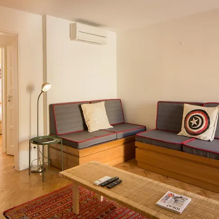 Apartman Stylish With Private Patio By Lovelystay *