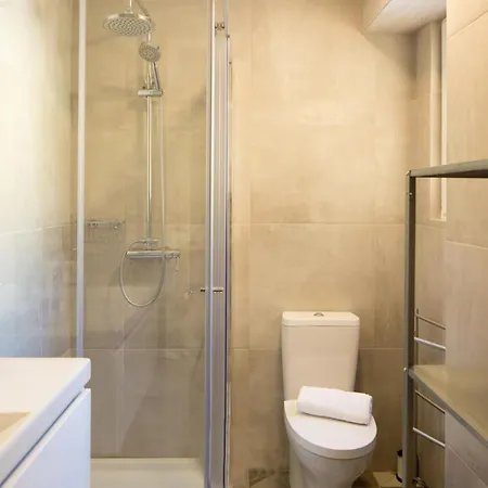 Daire Stylish With Private Patio By Lovelystay Lisboa